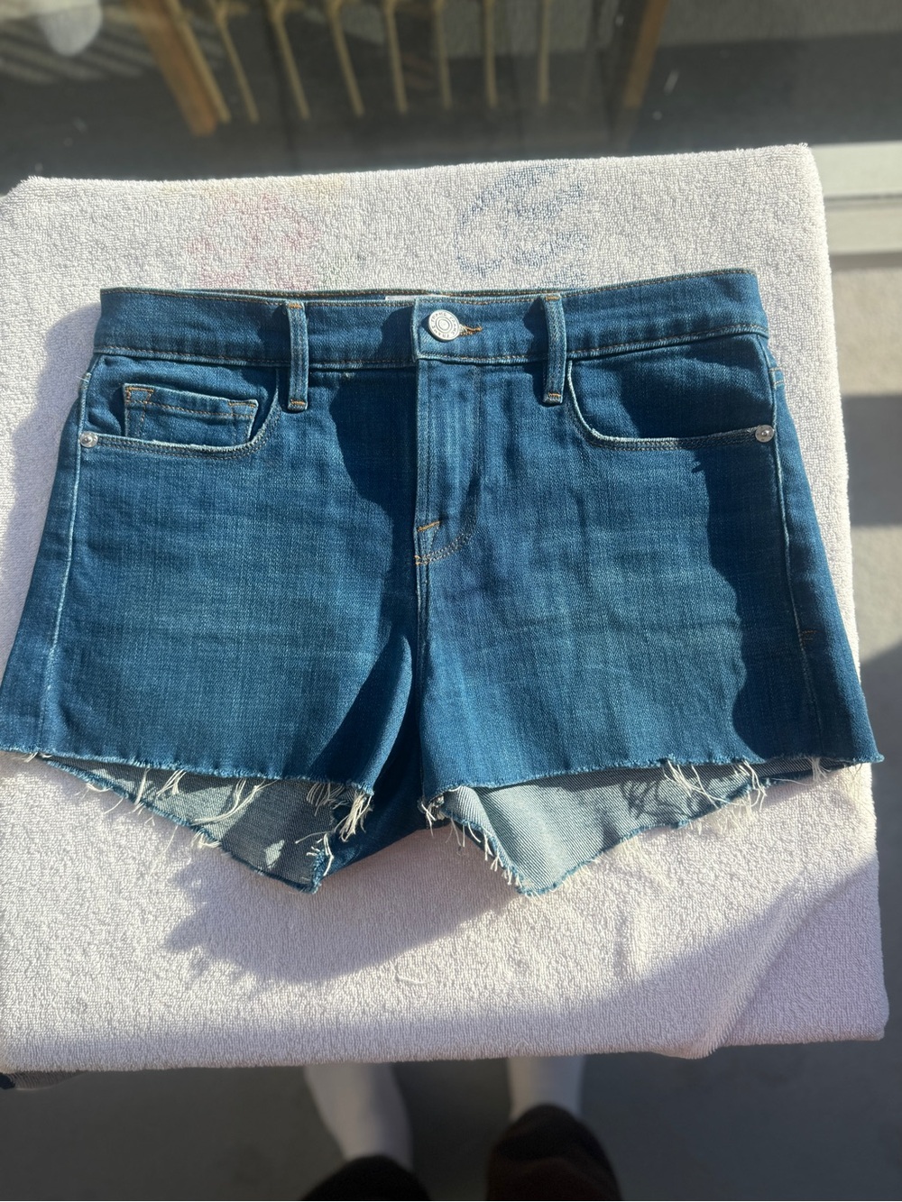 FRAME | Le Cutoff Denim Shorts | Clintwood Wash | Size 26